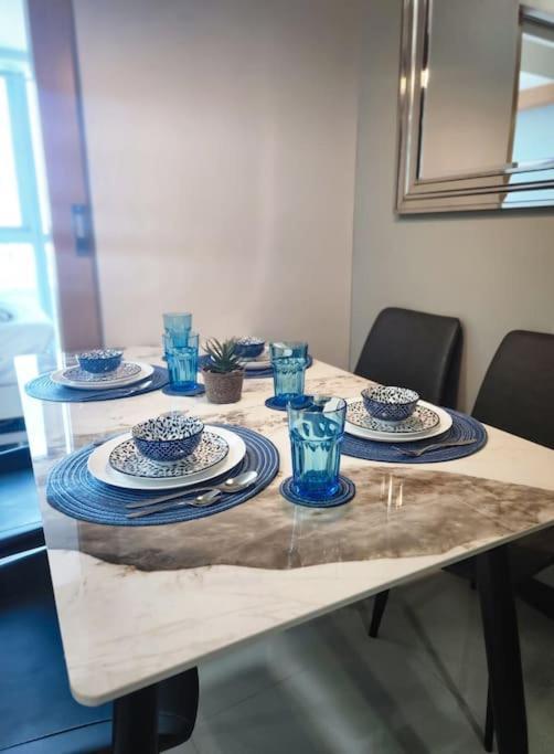Luxestaysmnl Coastal Chic Netflx 380Mbps Pool Bgc Manila Zewnętrze zdjęcie
