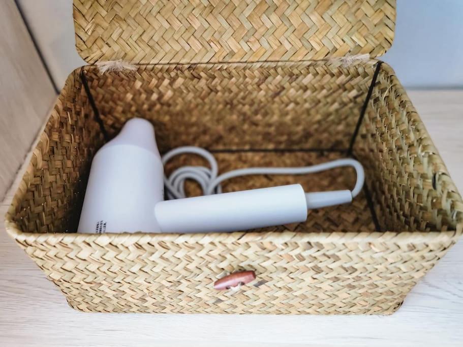 Luxestaysmnl Coastal Chic Netflx 380Mbps Pool Bgc Manila Zewnętrze zdjęcie