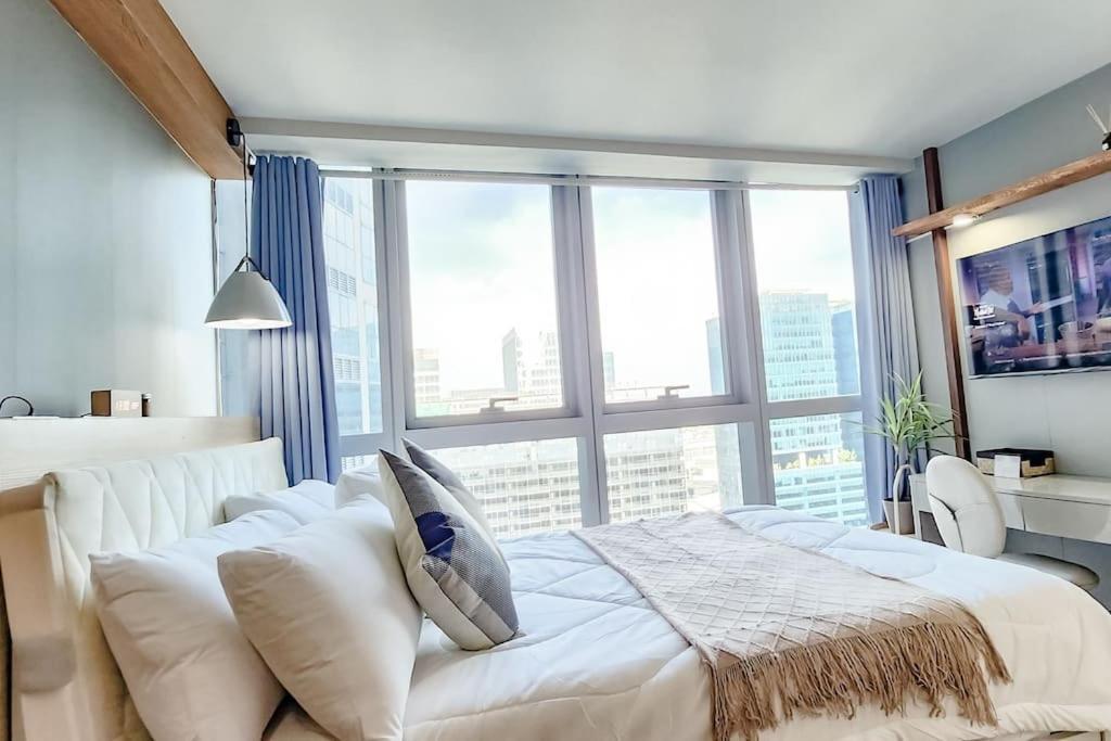 Luxestaysmnl Coastal Chic Netflx 380Mbps Pool Bgc Manila Zewnętrze zdjęcie
