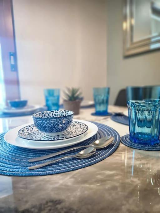 Luxestaysmnl Coastal Chic Netflx 380Mbps Pool Bgc Manila Zewnętrze zdjęcie