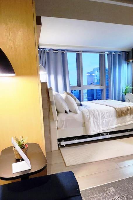 Luxestaysmnl Coastal Chic Netflx 380Mbps Pool Bgc Manila Zewnętrze zdjęcie