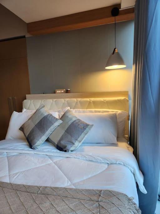 Luxestaysmnl Coastal Chic Netflx 380Mbps Pool Bgc Manila Zewnętrze zdjęcie