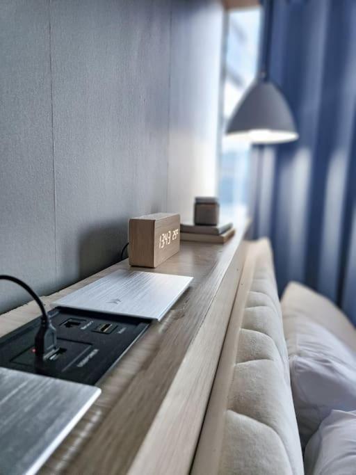Luxestaysmnl Coastal Chic Netflx 380Mbps Pool Bgc Manila Zewnętrze zdjęcie